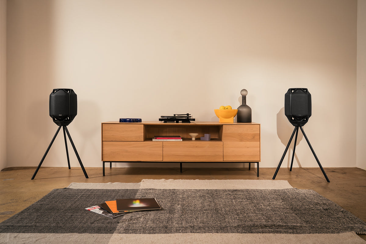 IKONIO Stereo-Set + 2 x Standfuß K&M für IKONIO